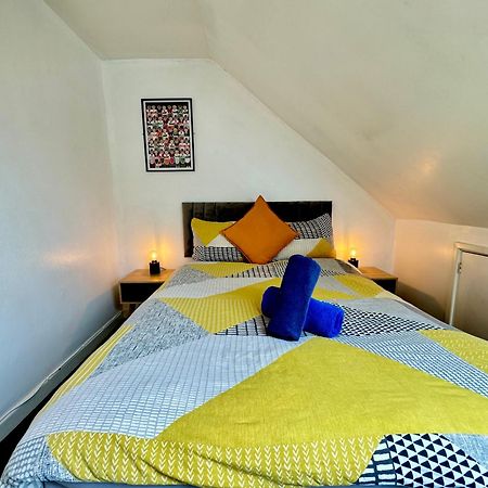 Space For Groups, 10 Mins From Queen St! Cardiff Eksteriør bilde