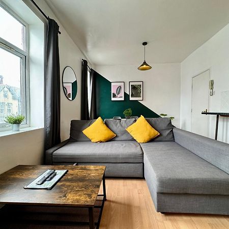 Space For Groups, 10 Mins From Queen St! Cardiff Eksteriør bilde