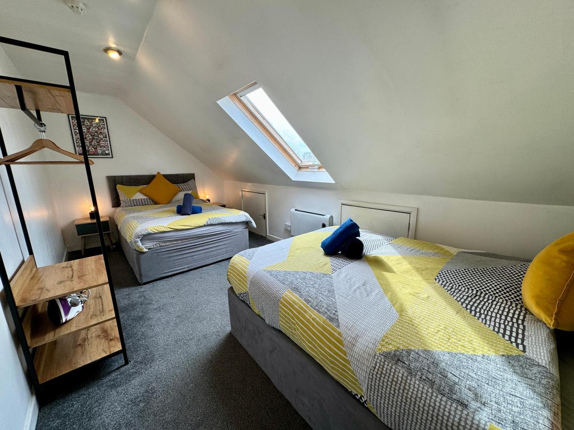 Space For Groups, 10 Mins From Queen St! Cardiff Eksteriør bilde