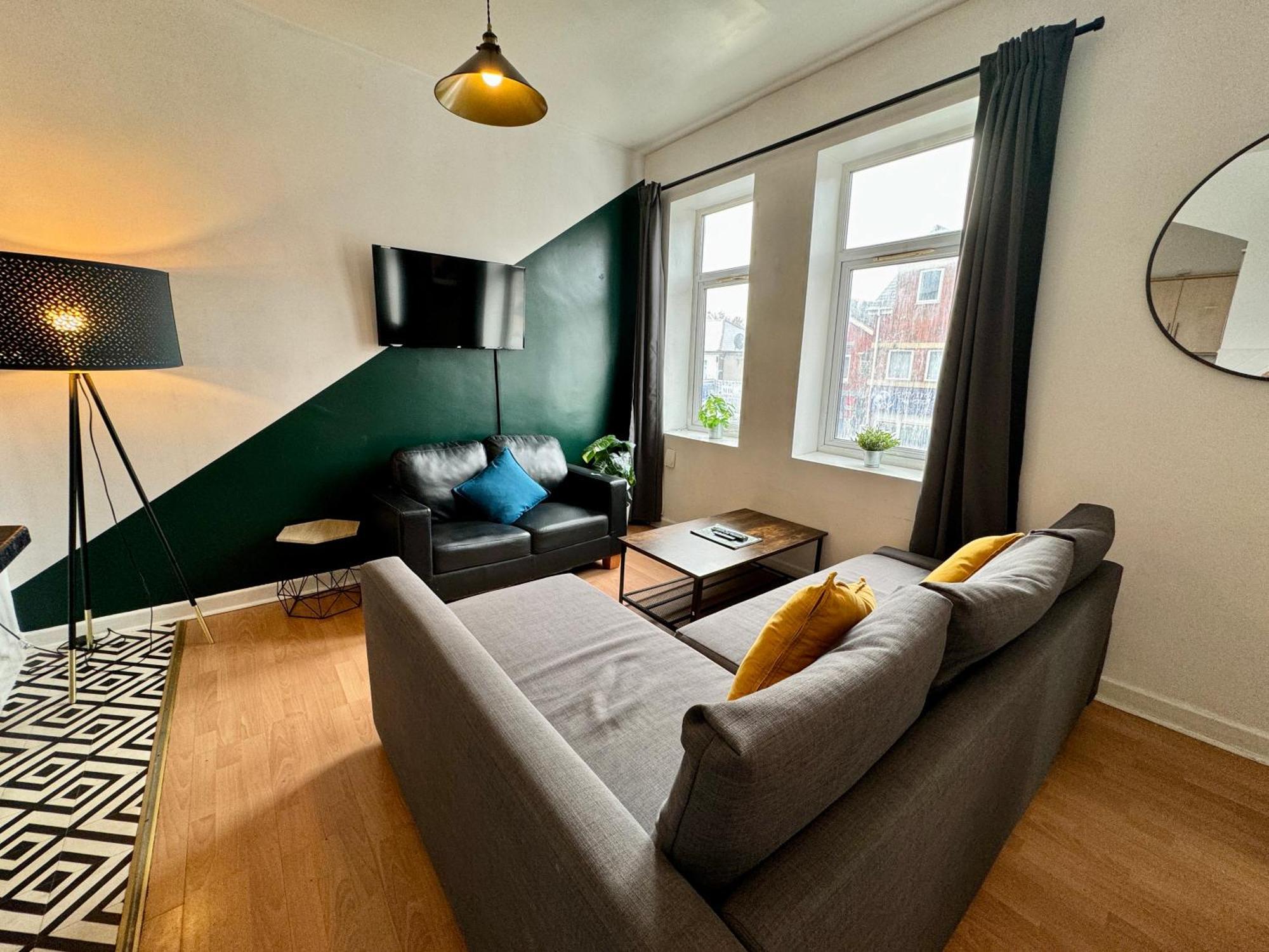 Space For Groups, 10 Mins From Queen St! Cardiff Eksteriør bilde
