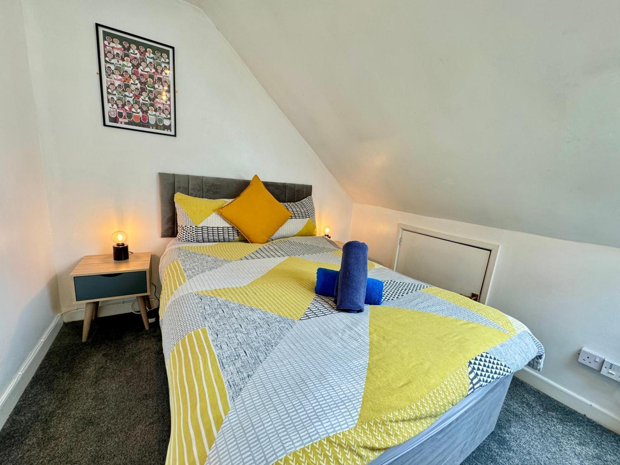 Space For Groups, 10 Mins From Queen St! Cardiff Eksteriør bilde